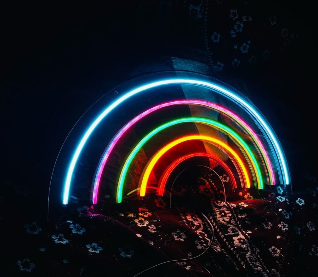 Emirates Neon 199 1024x890
